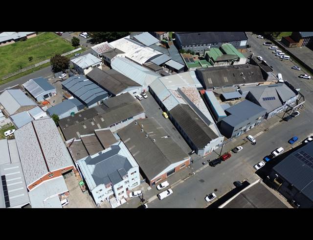 2,092M² WAREHOUSE FOR SALE IN ARCADIA
